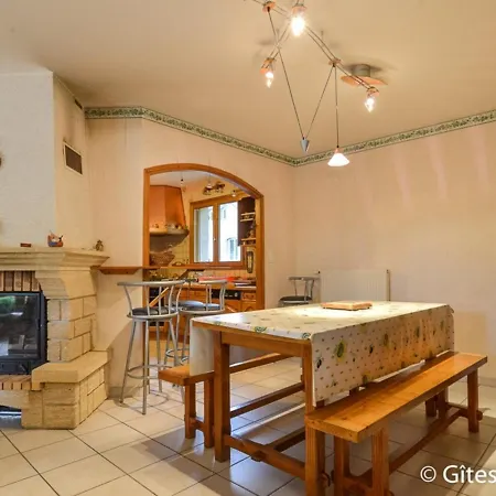 Vakantiehuis Aydat, 4 Pieces, 6 Personnes - Fr-1-630-230