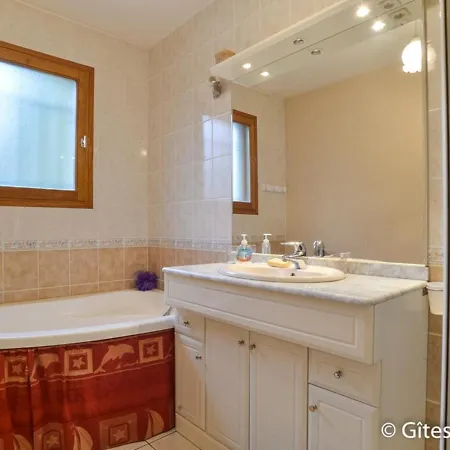Vakantiehuis Aydat, 4 Pieces, 6 Personnes - Fr-1-630-230 *