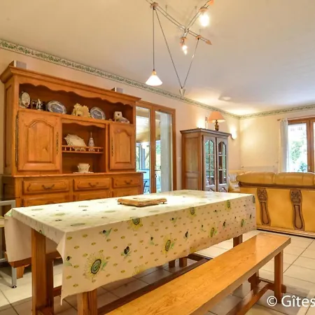 Vakantiehuis Aydat, 4 Pieces, 6 Personnes - Fr-1-630-230